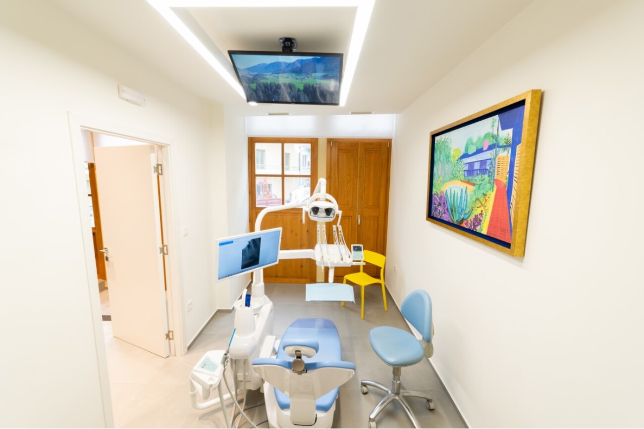 οδοντιατρείο ORALDENT -Καβάλα - Καλλιόπη Κωνσταντινίδου - Καβάλα-
